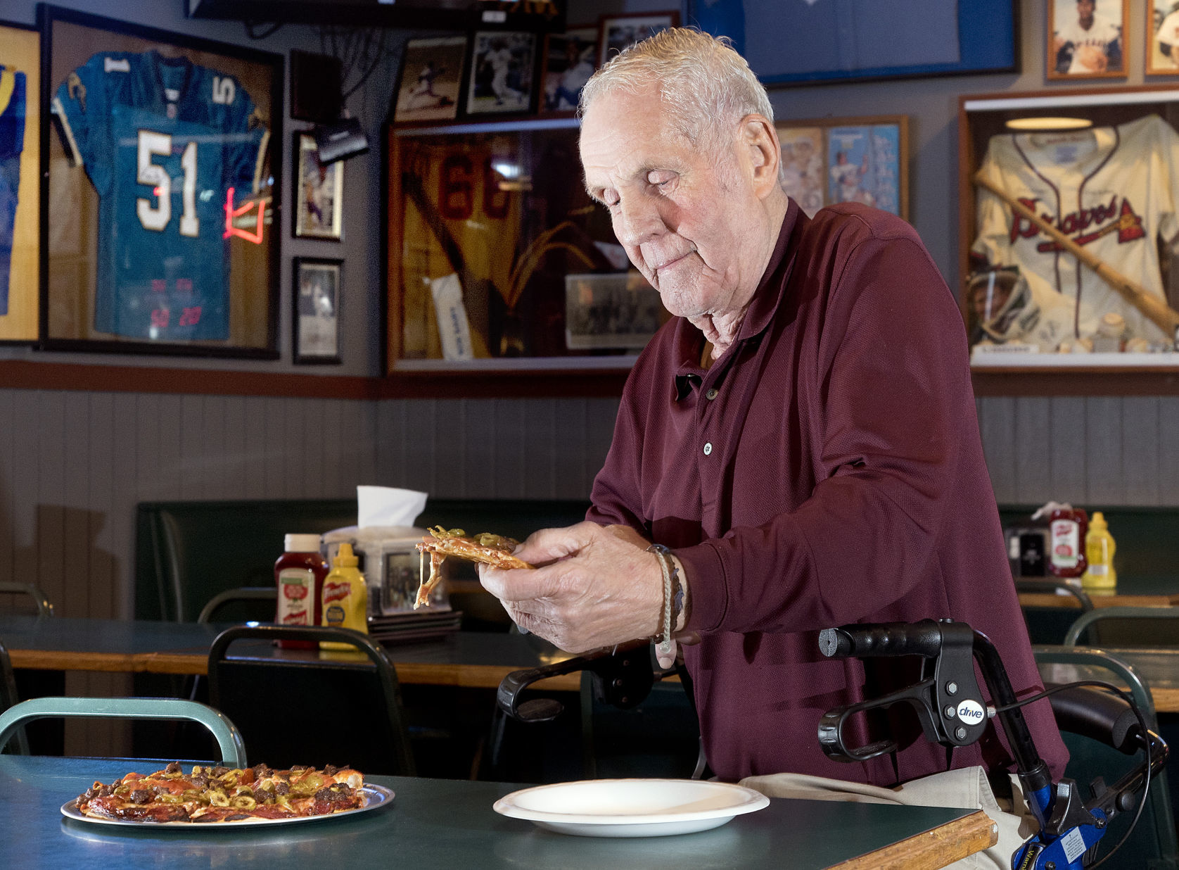 APPETIZERS, BAR FOOD, WINGS, TAKE-OUT: Bob Roe's Point After